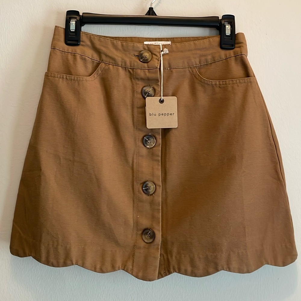 NWT Blu Pepper scalloped skirt